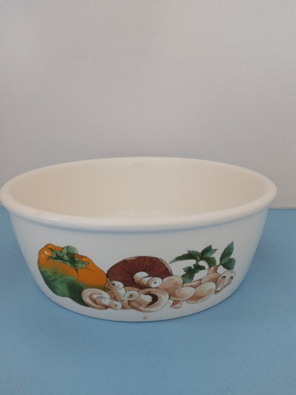 Wedgewood "Quince" Coupe Serving Bowl Unique Size 8.75 in Wide